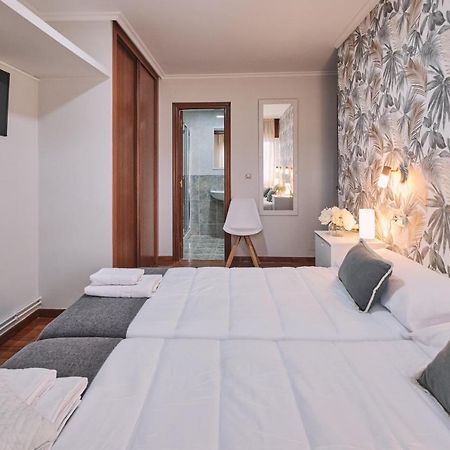 Peregrina Pension 5 O Pedrouzo Bagian luar foto